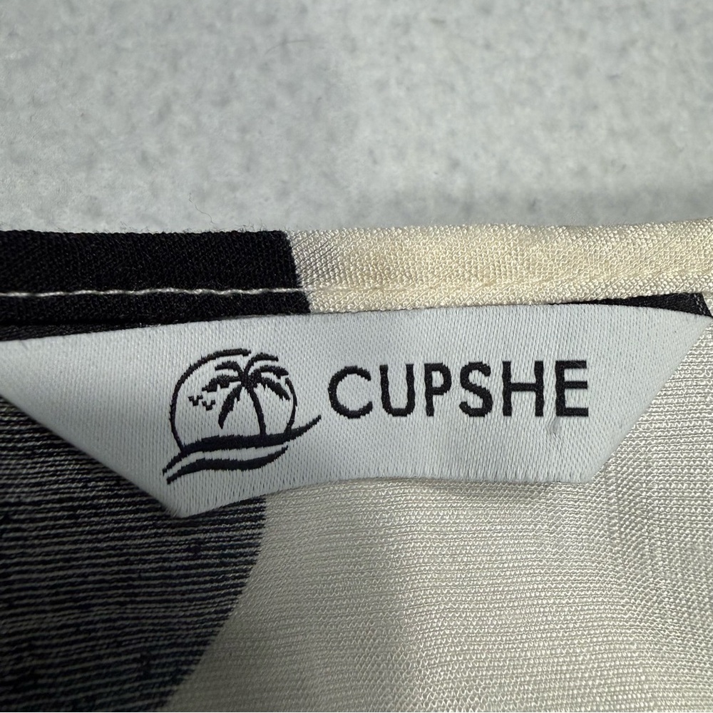 Cupshe Black & White Floral Mini DressV Neck Flutter Sleeve Size M #2302 - Picture 9 of 12